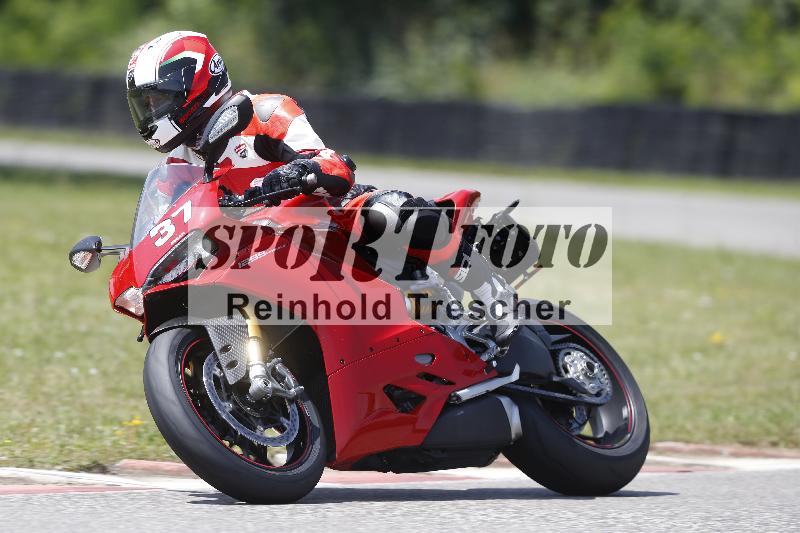 /27 12.06.2025 Ducati Schweiz Trackday Warmup  ADR/gruen-vert/37